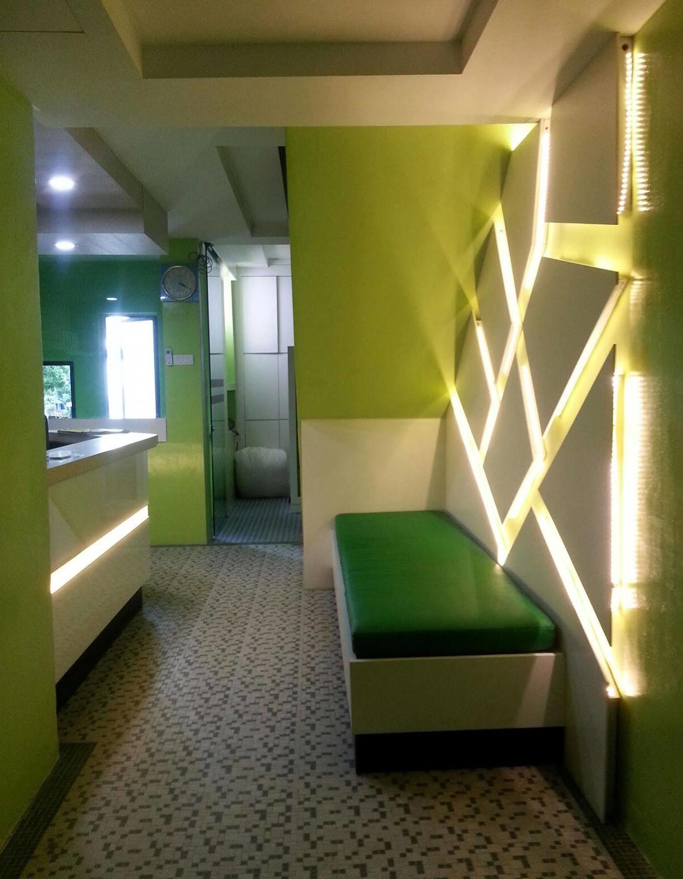 Merlin Hotel Penang George Town Exterior foto