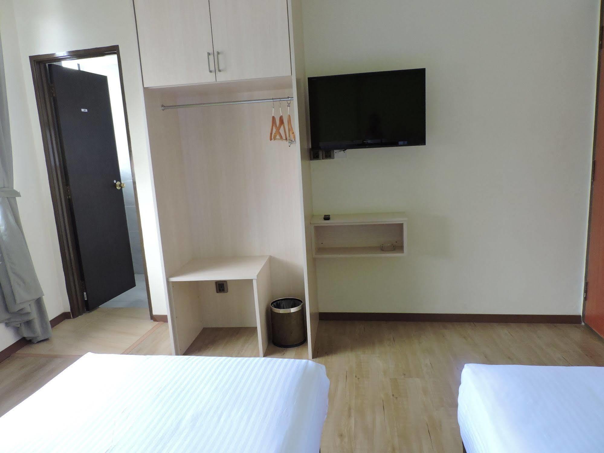 Merlin Hotel Penang George Town Exterior foto